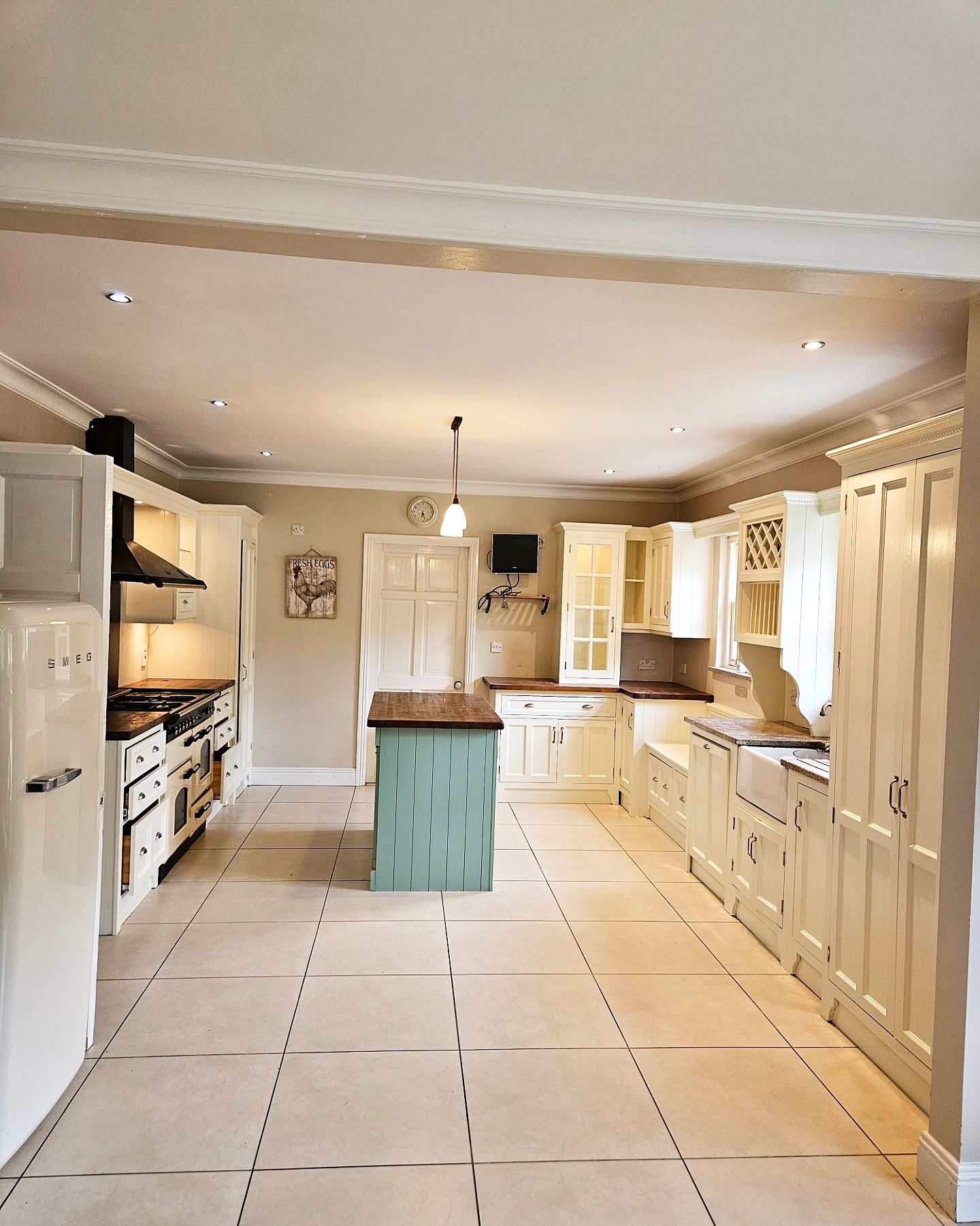 Beautiful transformed kitchen showcase